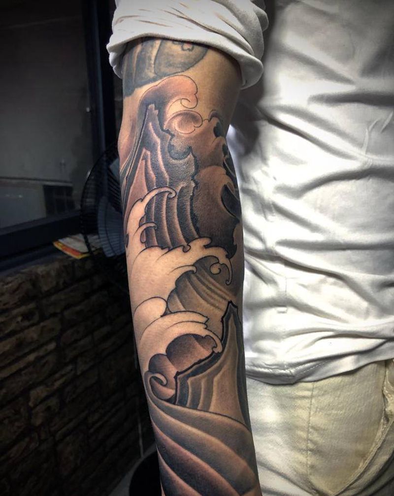 浪纹身图片_手部纹身图案