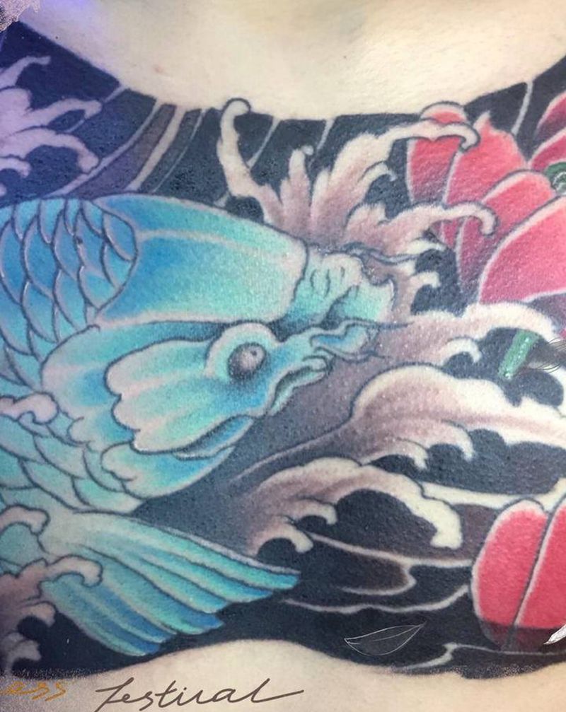 花胸上色纹身图片_胸部新传统老传统纹身图案