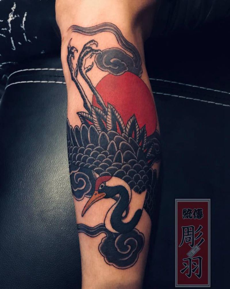 仙鹤纹身图片_腿部老传统鹤纹身图案