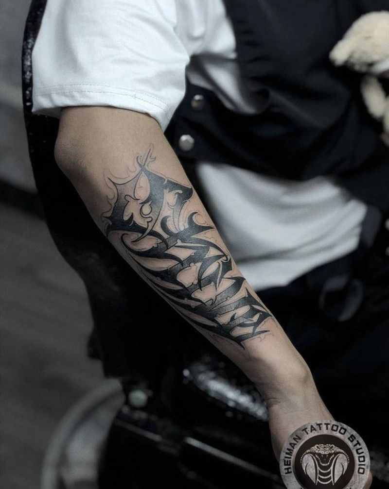 暗黑系花体纹身图片_手部纹身图案