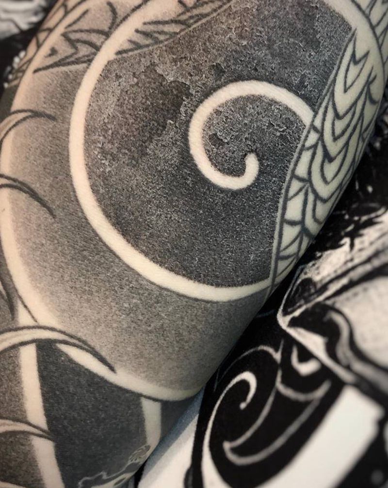 老传统恢复三天薄皮纹身图片_手臂老传统纹身图案