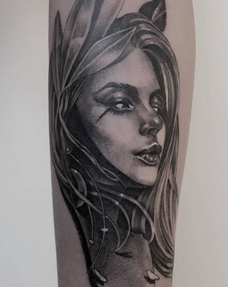 小臂女性纹身图片_手臂欧美写实女纹身图案