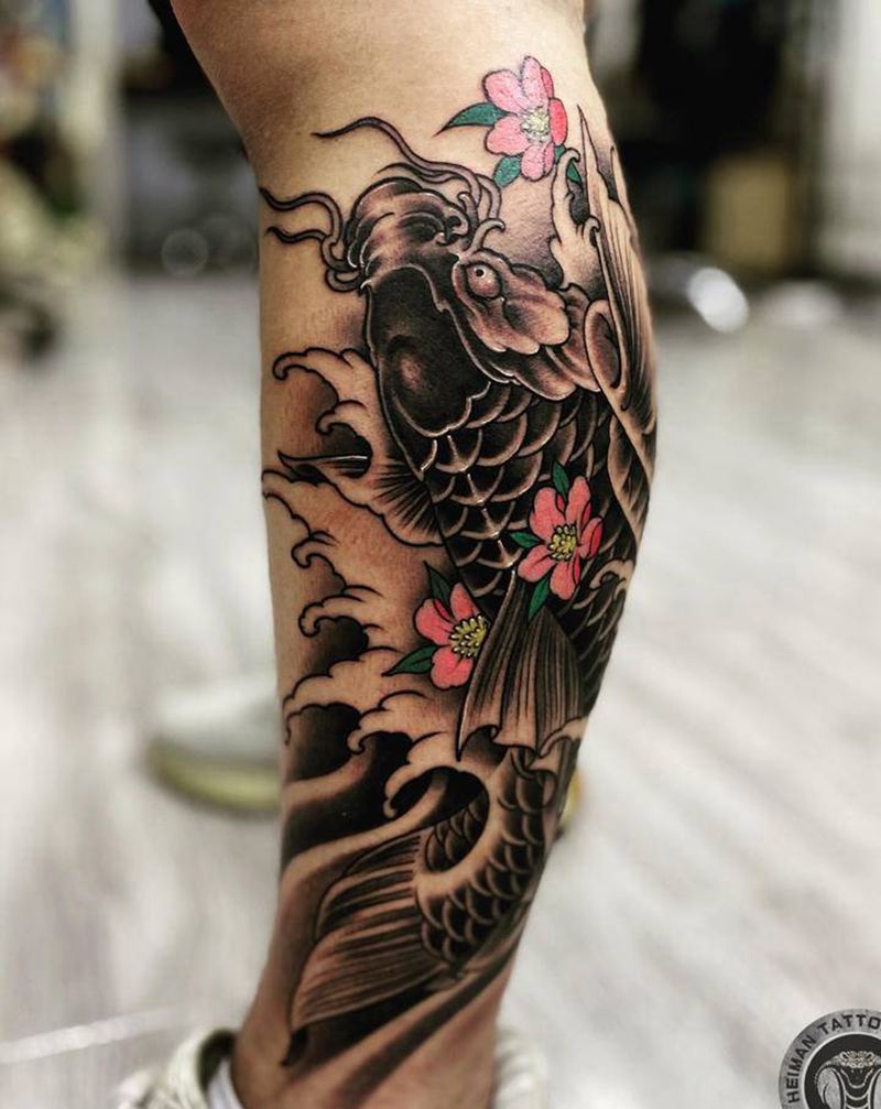 传统鲤鱼纹身图片_腿部纹身图案