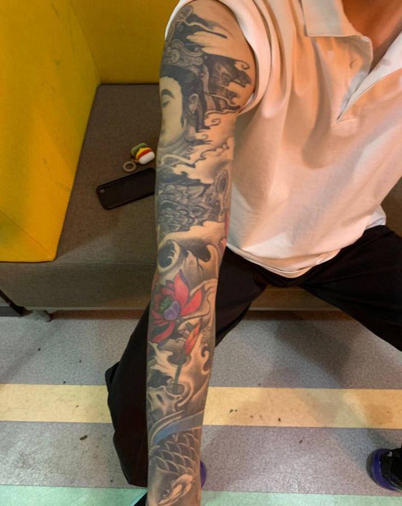 暴力遮盖未完成纹身图片_手臂手部老传统樱花纹身图案