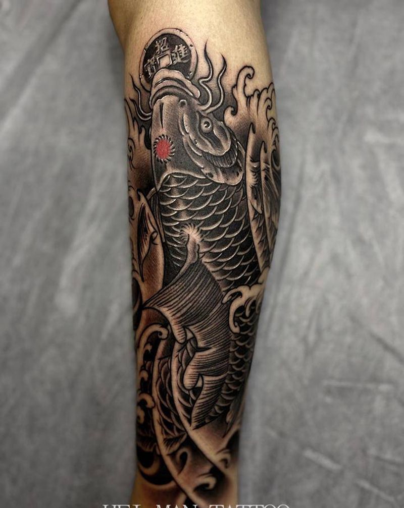 鲤鱼纹身图片_脚部纹身图案