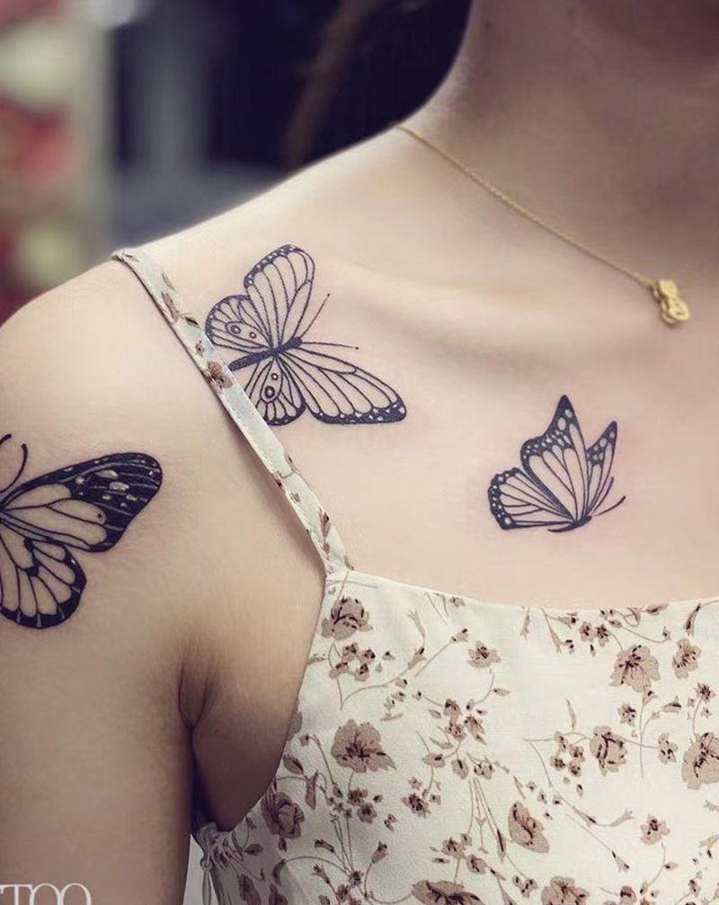 蝴蝶纹身图片_胸部纹身图案