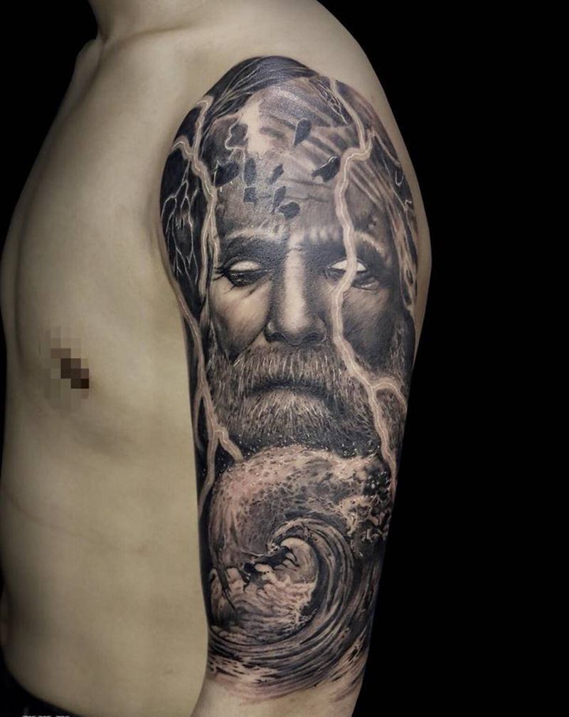 写实作品纹身图片_手臂欧美写实海浪老人闪电纹身图案