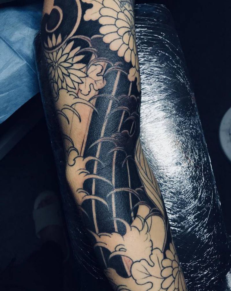 单排雾面纹身图片_手部手臂老传统水浪老传统花臂纹身图案