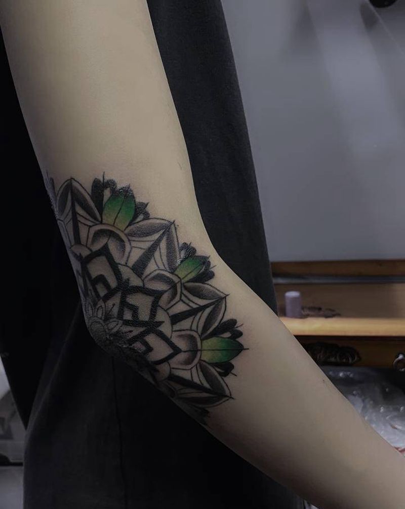 肘部图腾纹身图片_图腾几何纹身图案