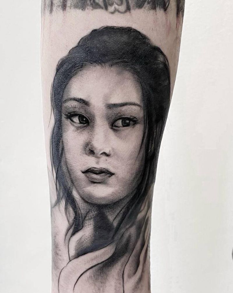 修改紫霞纹身图片_手臂水墨新传统紫霞人物肖像纹身图案