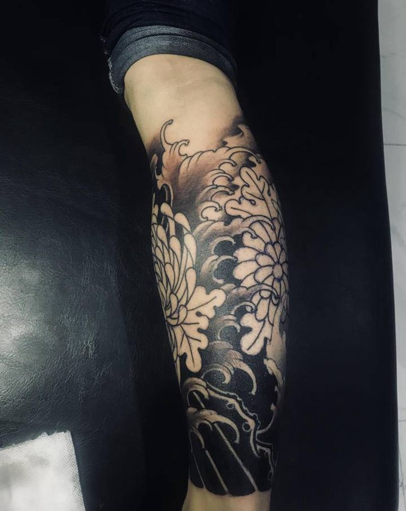 包个小腿纹身图片_腿部脚部新传统老传统水浪菊花纹身图案