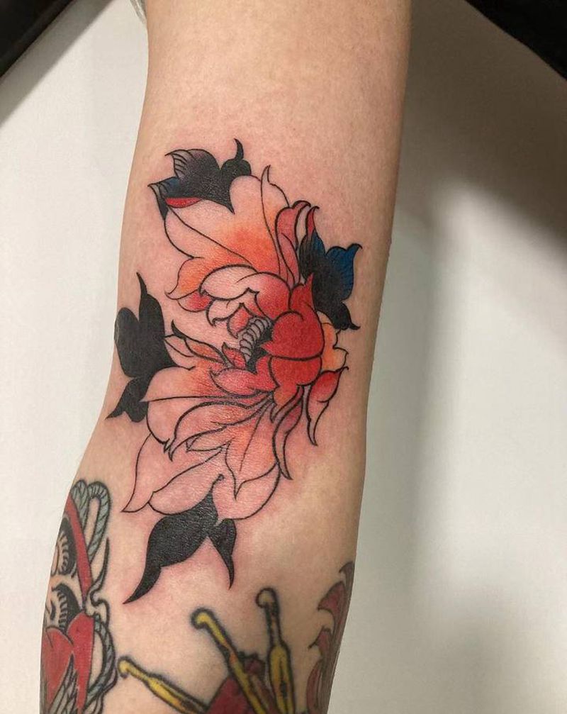 一朵花纹身图片_手臂新传统纹身图案