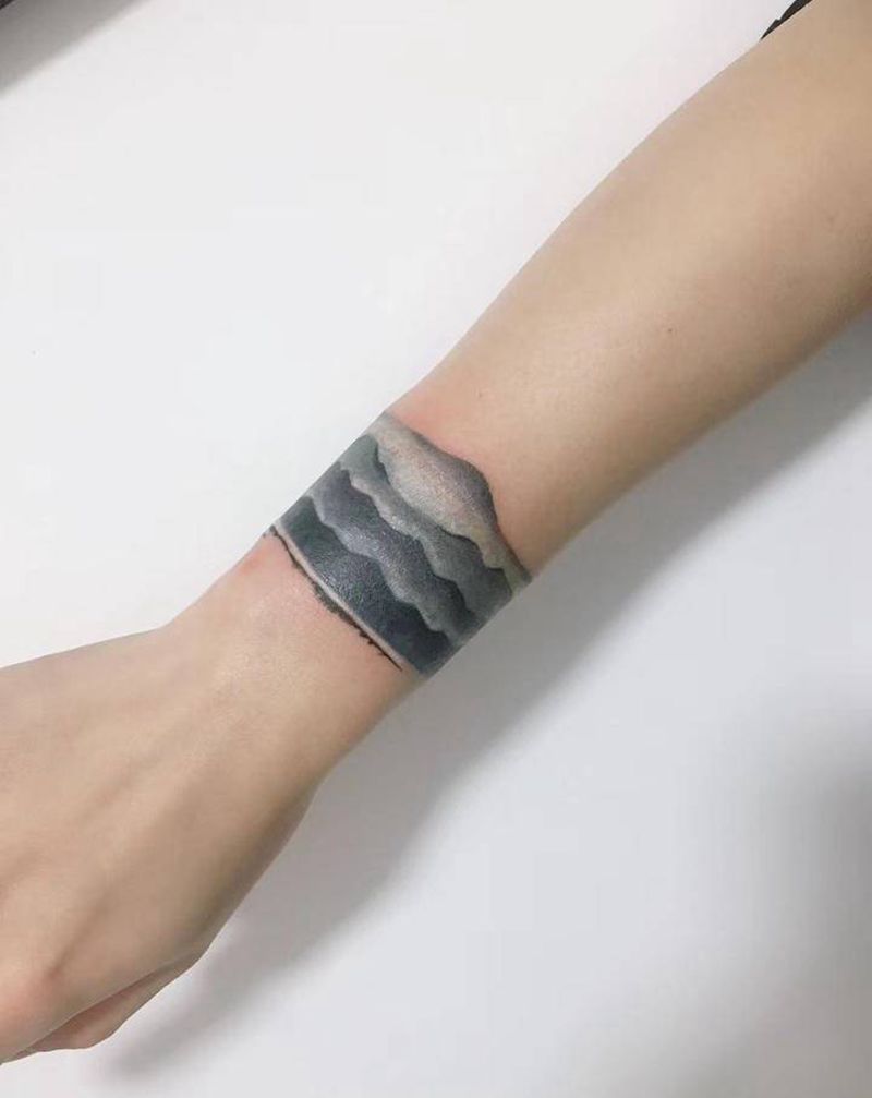 水墨风遮盖图纹身图片_手臂水墨遮盖山水纹身图案