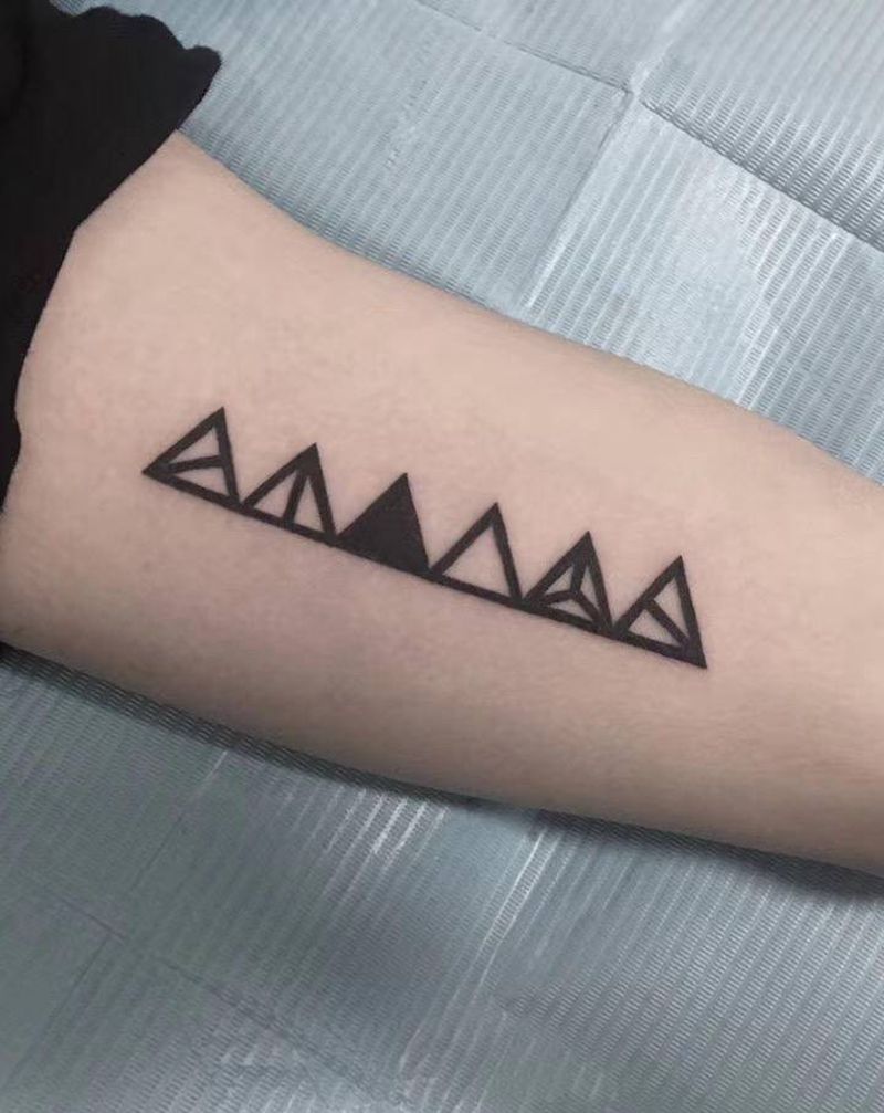 六诫纹身图片_手臂几何六诫纹身图案