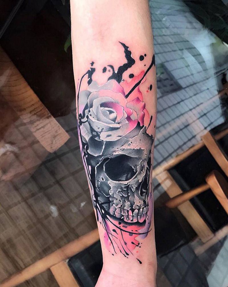 小臂遮盖纹身图片_手部手臂水墨欧美写实骷髅头遮盖纹身图案