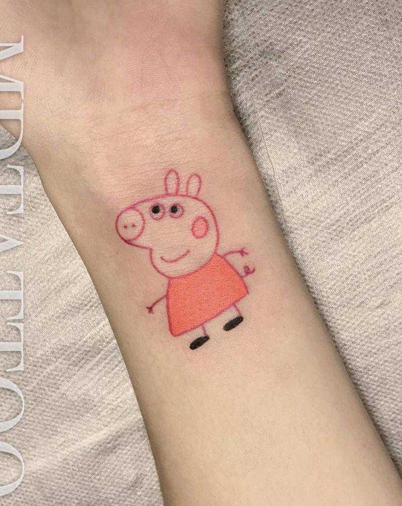 小猪佩奇纹身图片_手臂手部几何小猪佩奇纹身图案