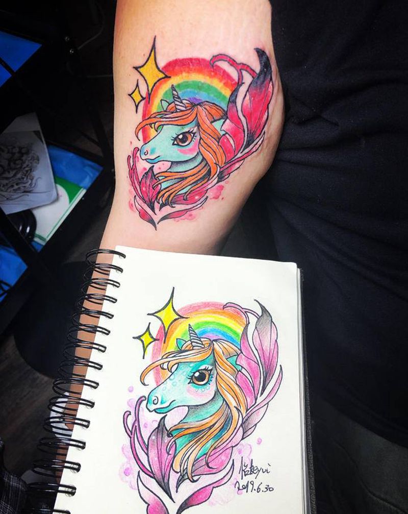 独角兽手稿上身纹身图片_手部New School纹身图案