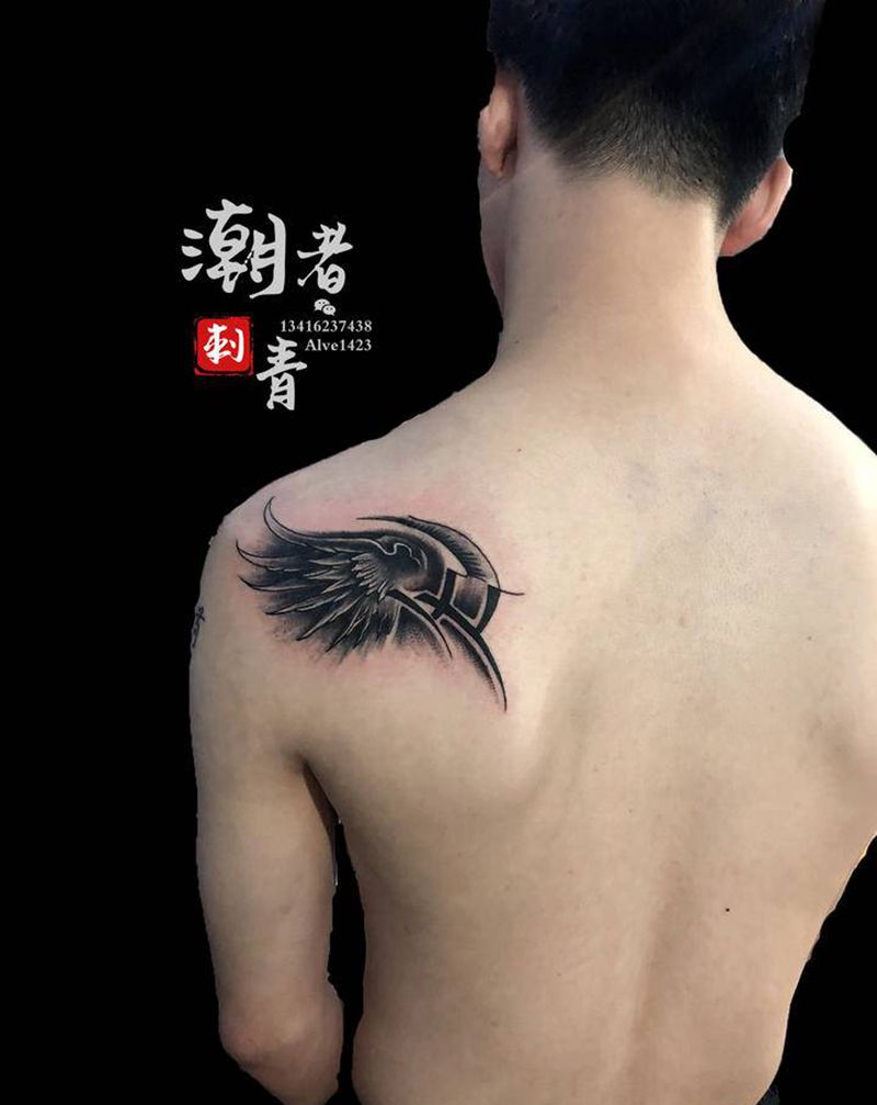 翅膀纹身图片_背部图腾纹身图案