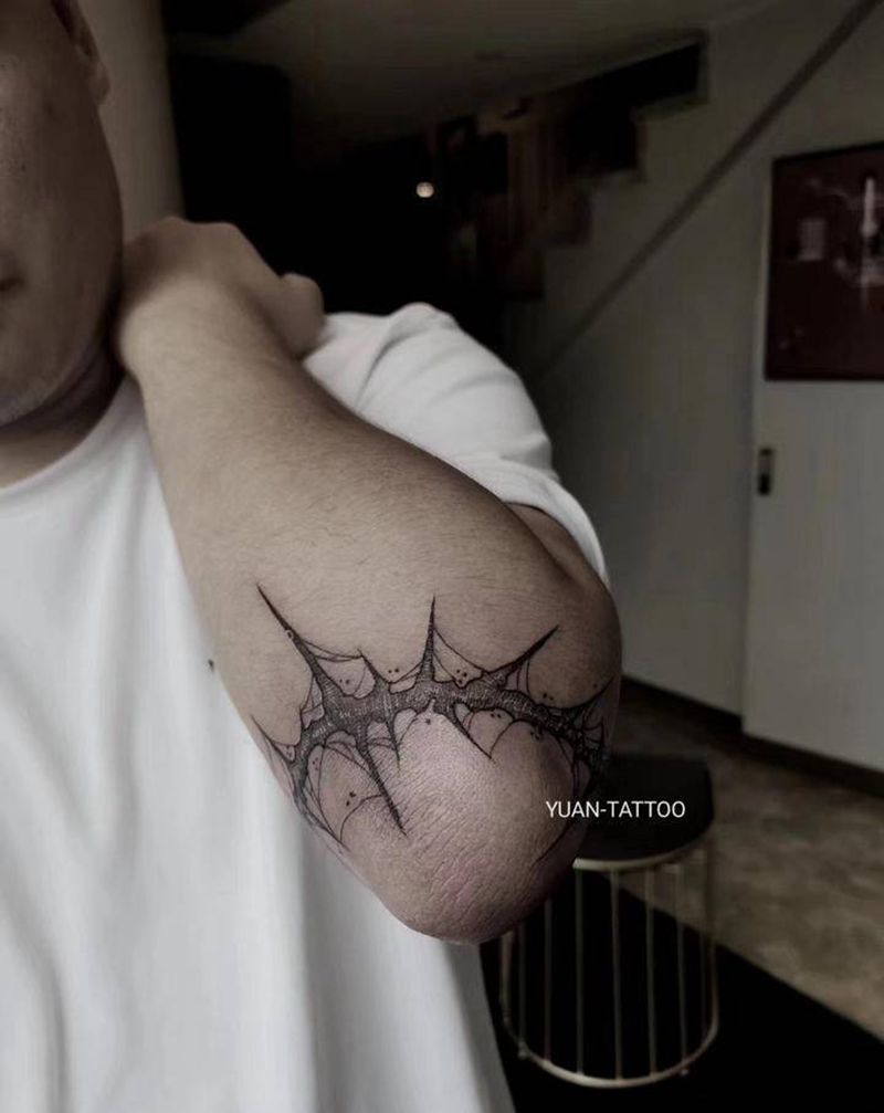 新-荆棘纹身图片_手臂图腾手肘纹身图案