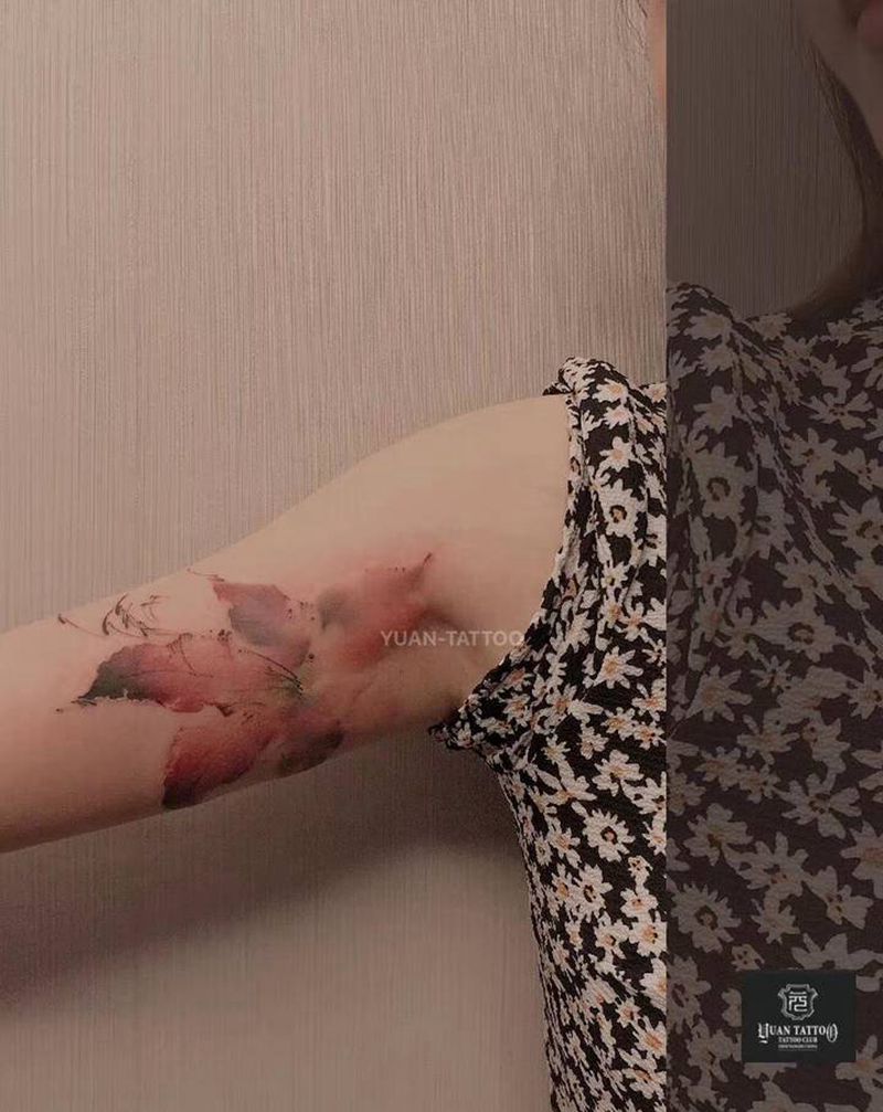 水彩百合纹身图片_手臂手部水彩纹身图案