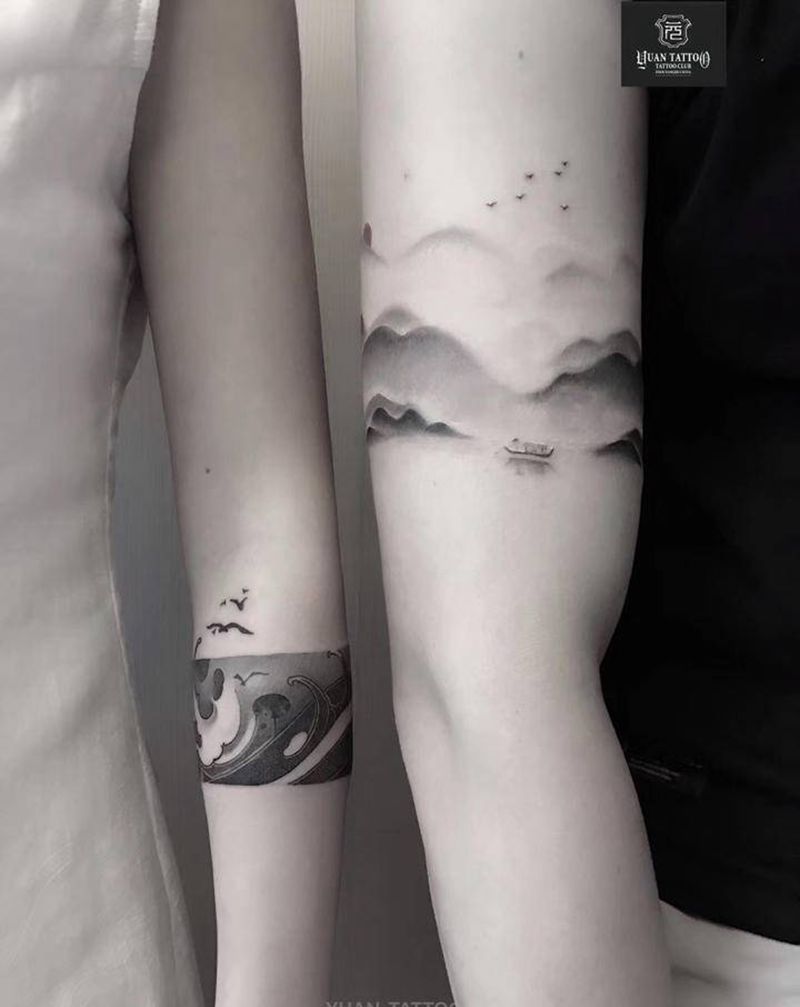山/水纹身图片_手臂手部点刺情侣纹身图案