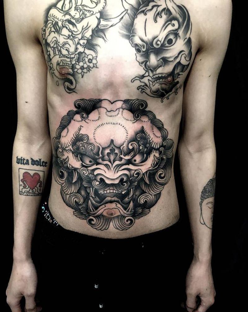 唐狮纹身图片_腹部新传统纹身图案