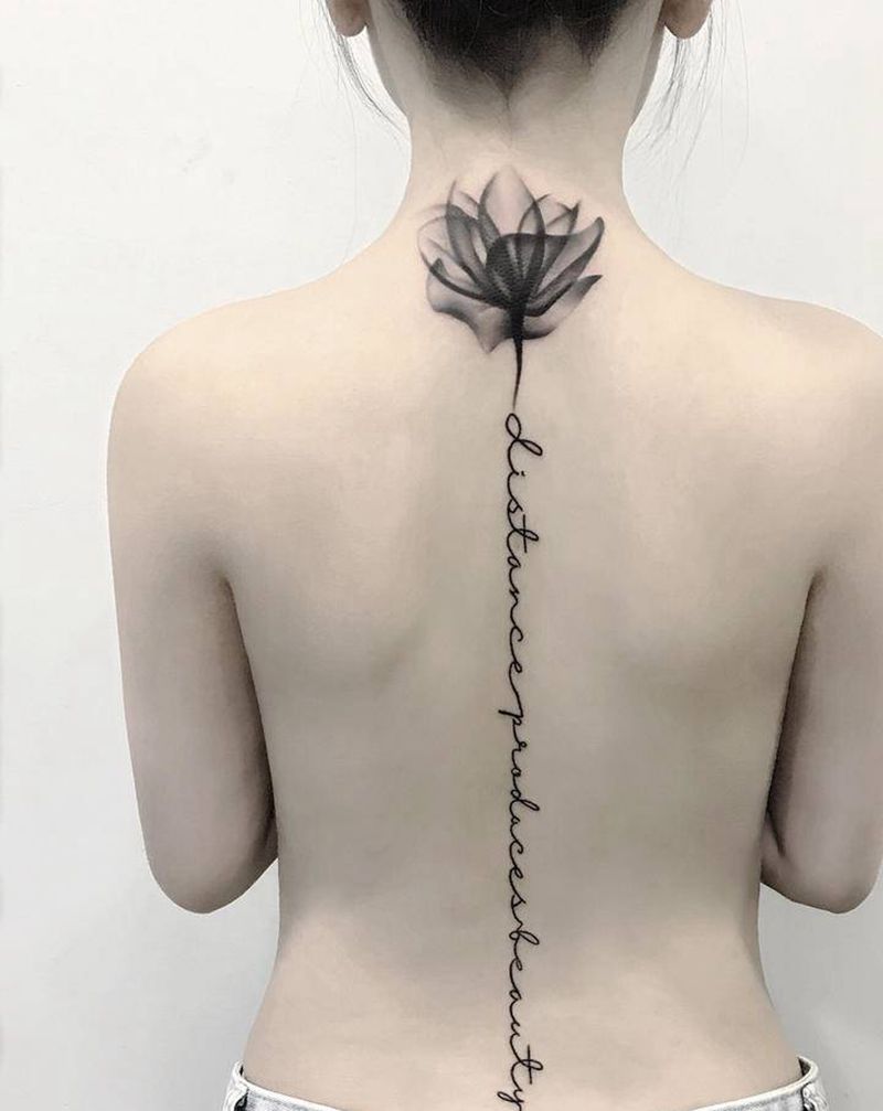 莲花 英文纹身图片_背部花体字水墨颈椎莲花荷花纹身图案