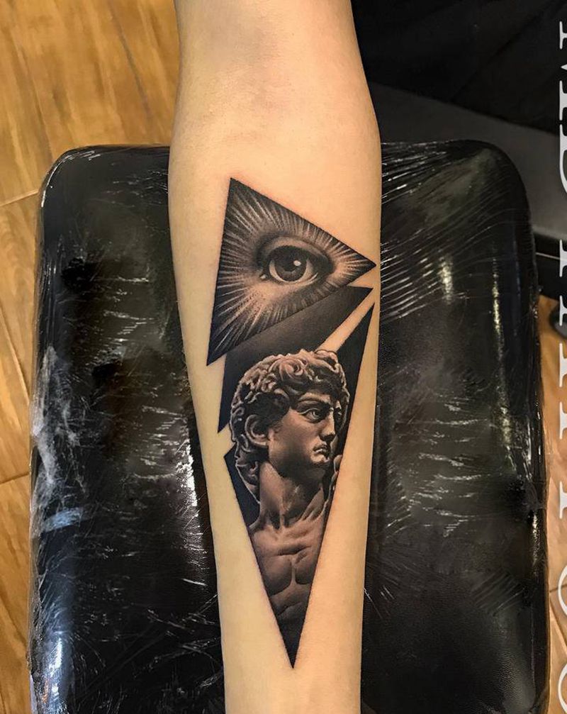 大卫雕塑像纹身图片_手部手臂欧美写实点刺上帝之眼人物雕塑纹身图案