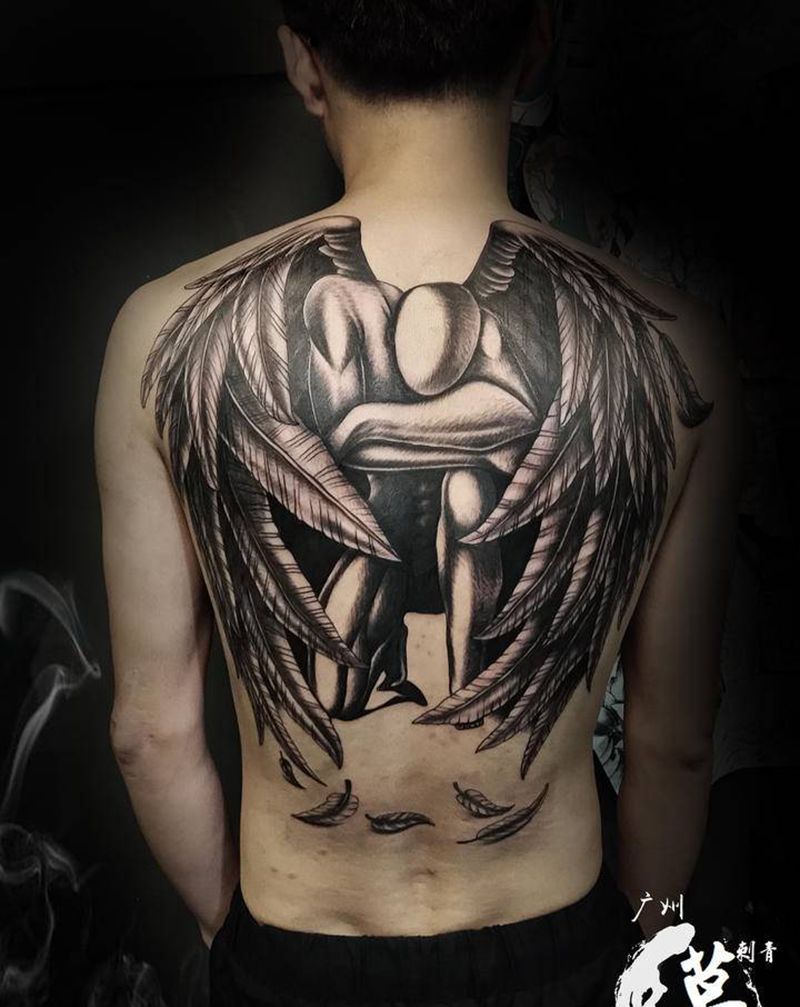 堕落天使纹身图片_背部欧美写实纹身图案