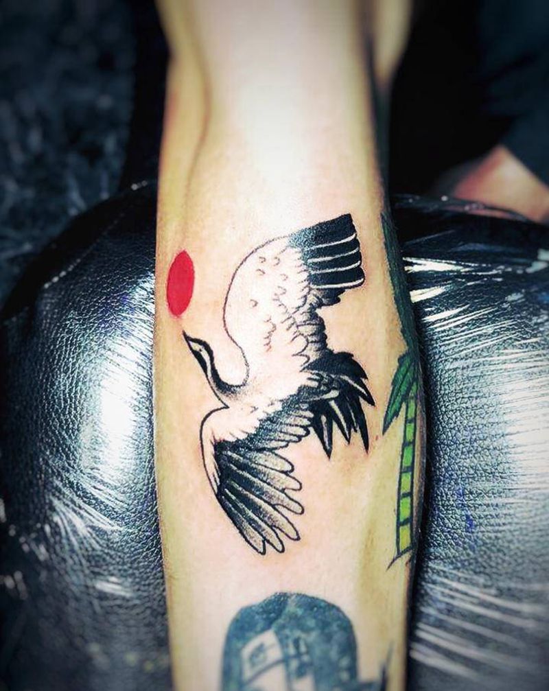 鹤纹身图片_手部纹身图案