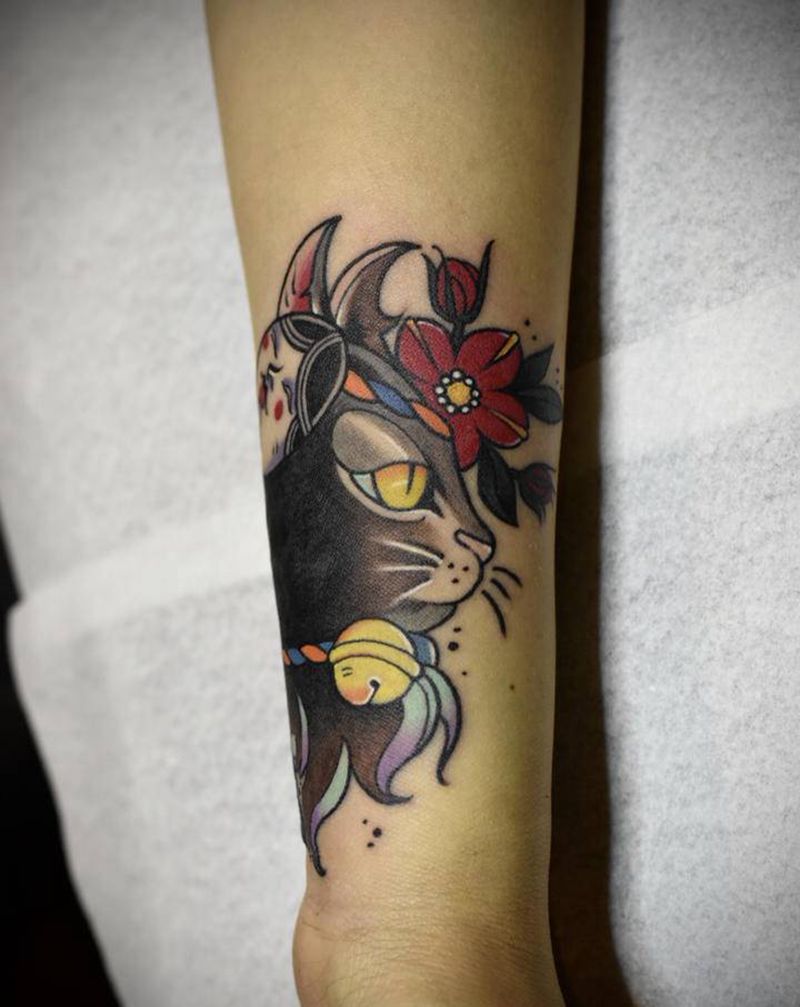 new school猫咪遮盖纹身图片_手部Old SchoolNew School纹身图案