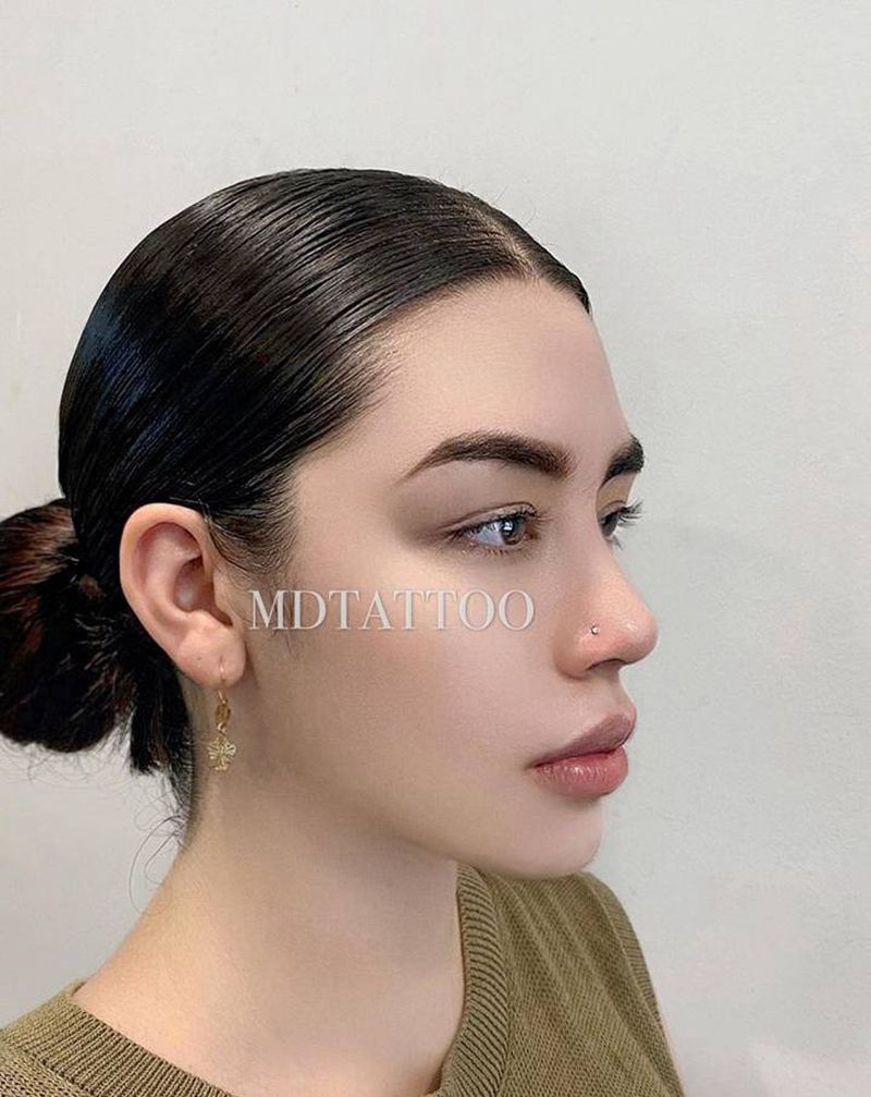 鼻钉纹身图片_鼻钉穿孔人体穿刺纹身图案