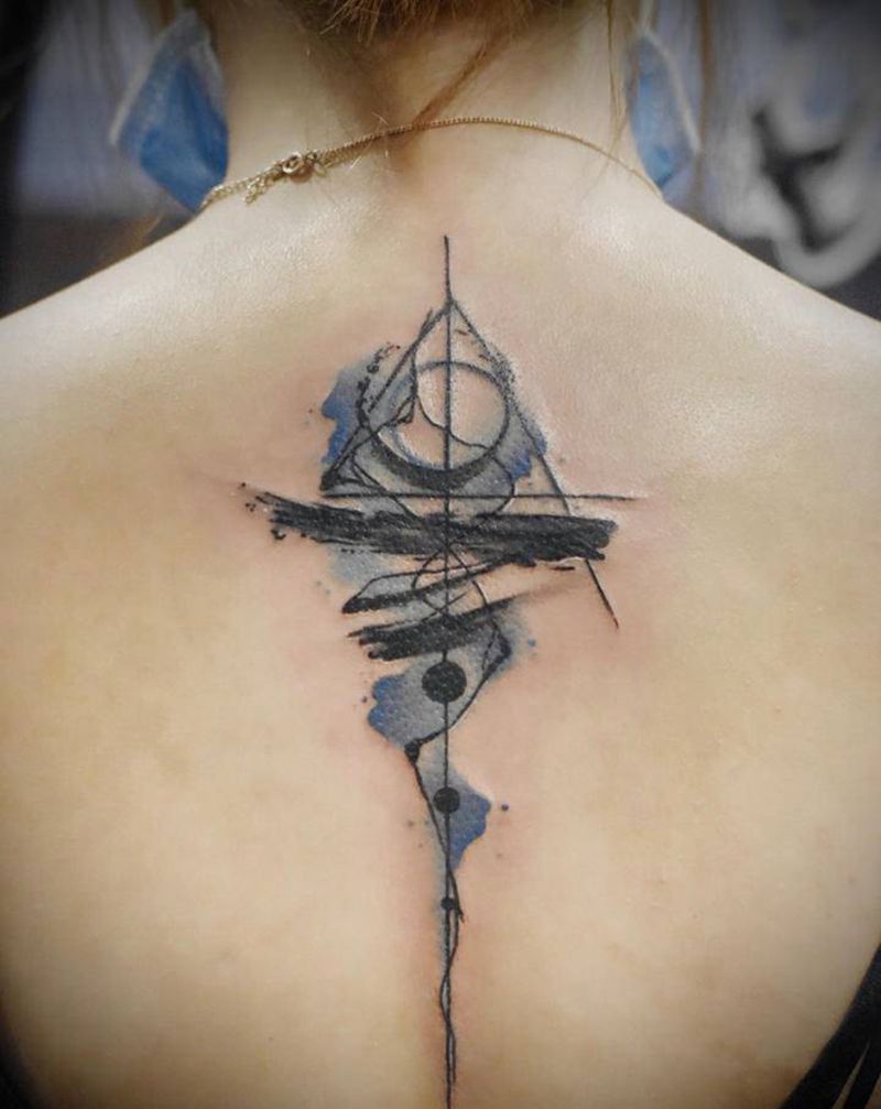 修改与遮盖纹身图片_背部水墨水彩纹身图案