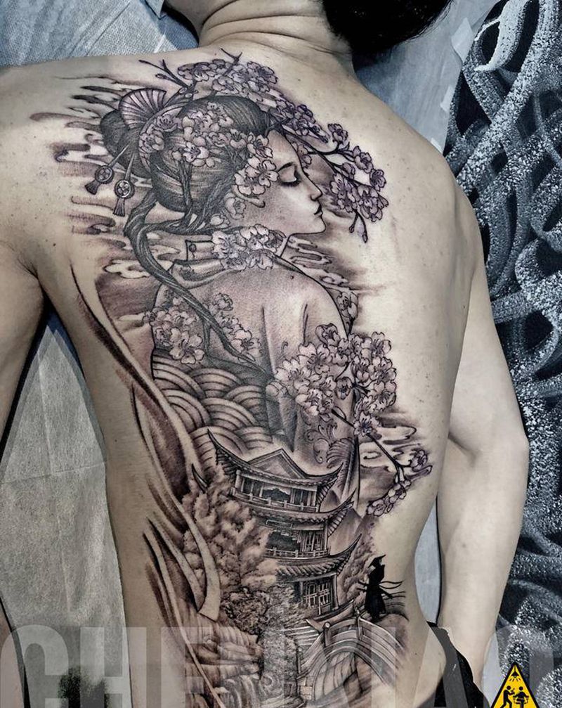 半背艺妓纹身图片_背部新传统纹身图案
