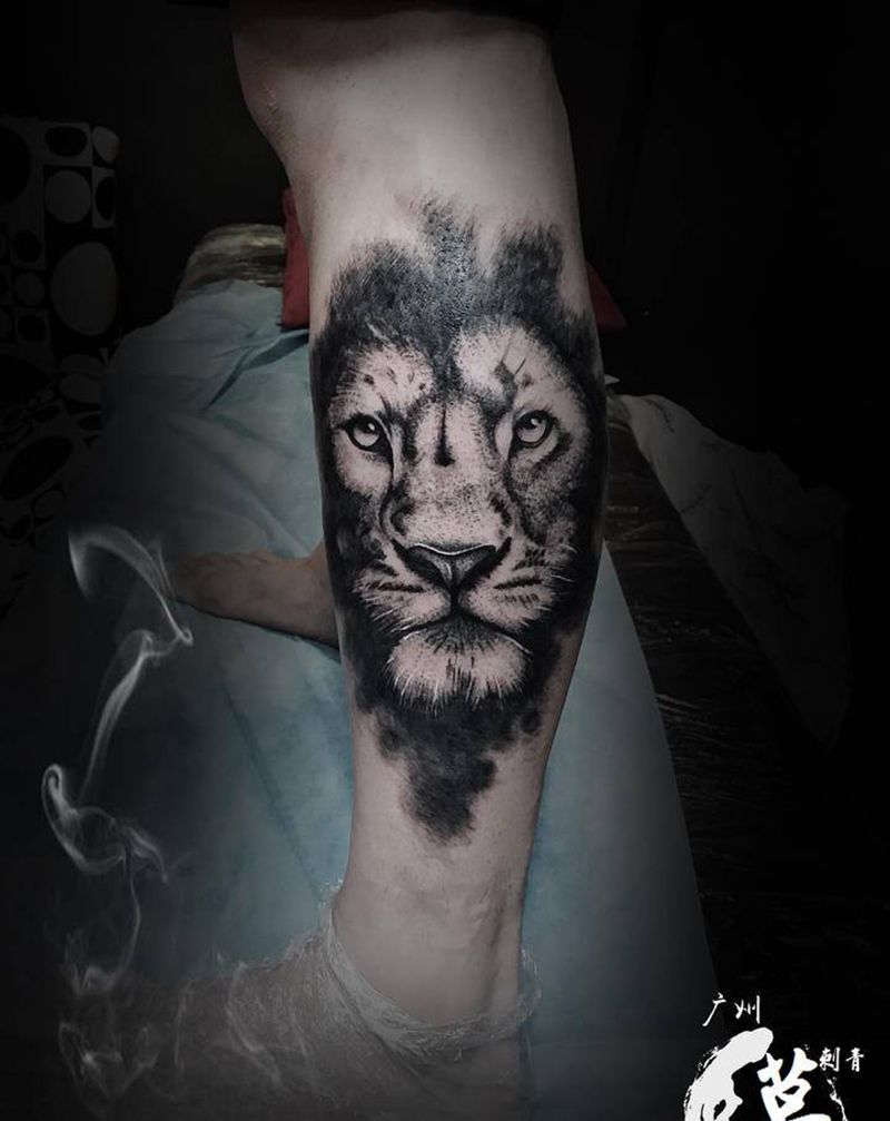 暗黑狮子纹身图片_腿部脚部欧美写实狮子 写实纹身图案