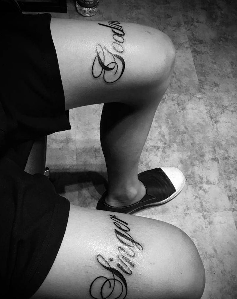 花体纹身图片_腿部花体字纹身图案