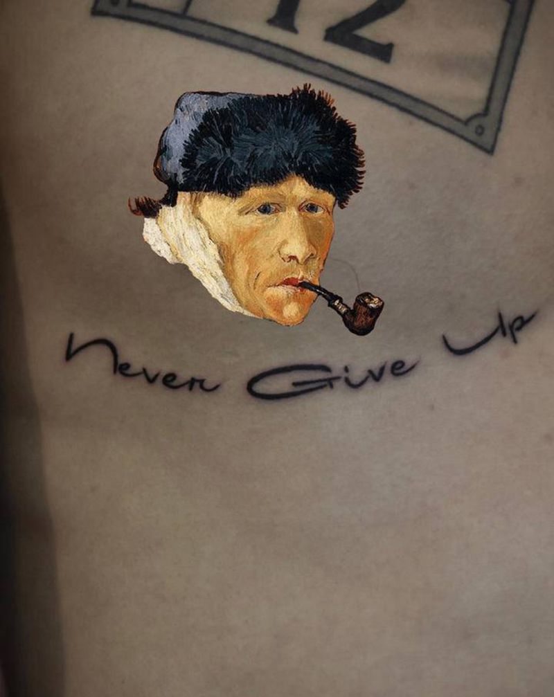 英文字体纹身图片_胸部花体字纹身图案