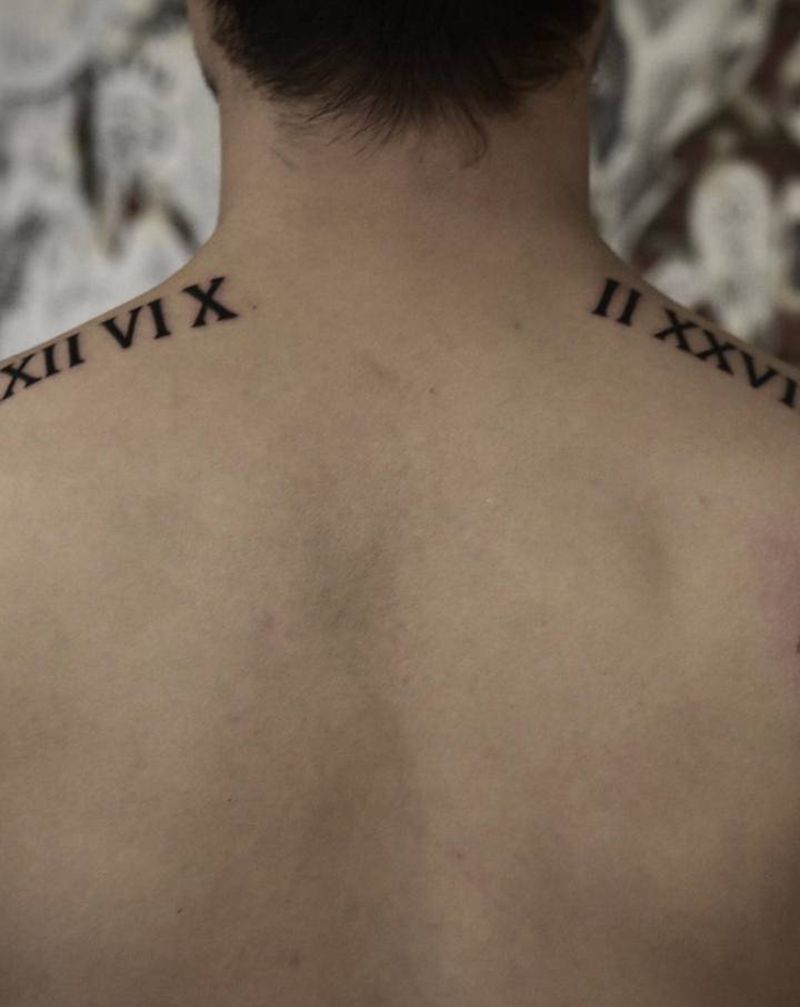 罗马数字与小图纹身图片_肩部背部图腾欧美写实纹身图案