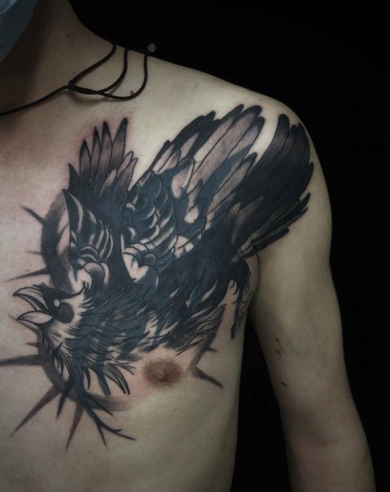 强行覆盖图腾纹身图片_胸部New School纹身图案