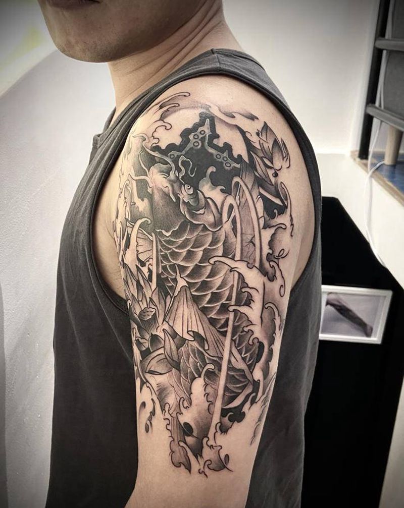 鲤鱼暴力遮盖纹身图片_手臂新传统纹身图案