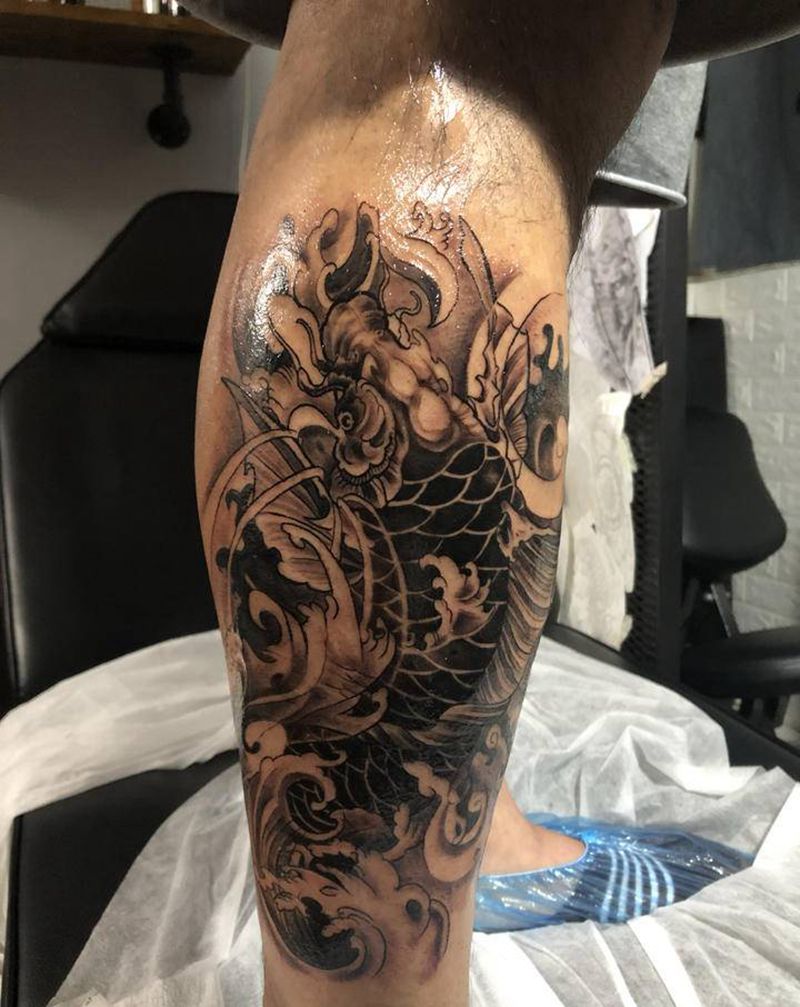 鲤鱼纹身图片_腿部新传统纹身图案