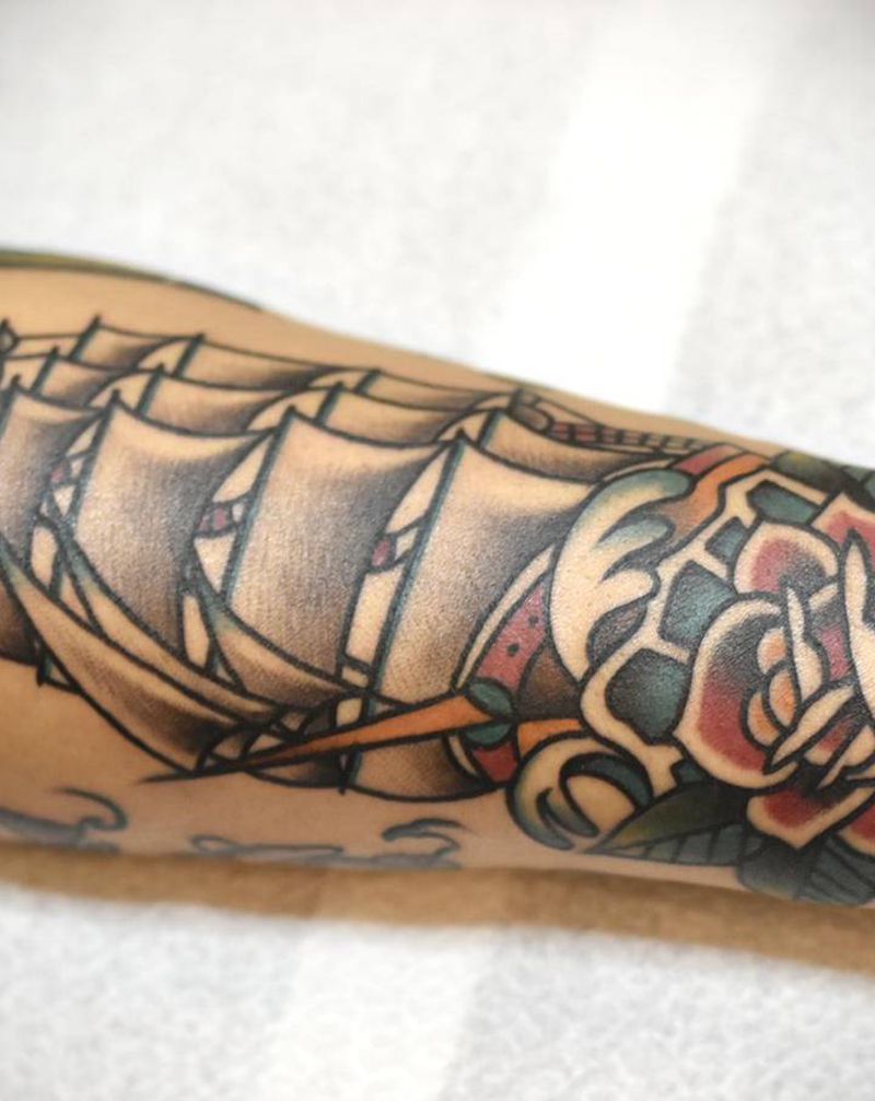 old school帆船⛵️纹身图片_手部Old School纹身图案