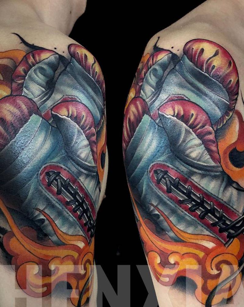 拳击手套纹身图片_手部手臂New School纹身图案