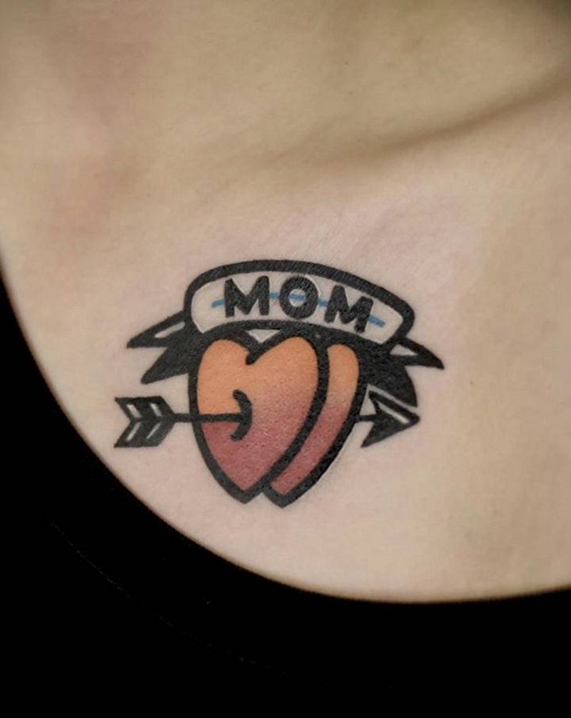 old school爱心纹身图片_胸部Old SchoolNew School纹身图案