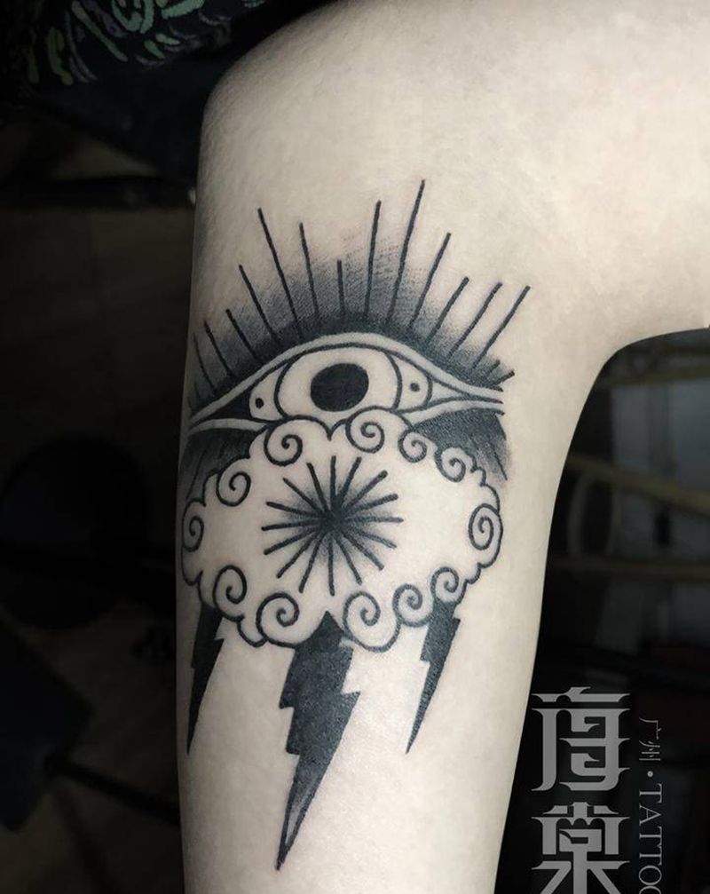 眼睛闪电纹身图片_手臂Old School纹身图案