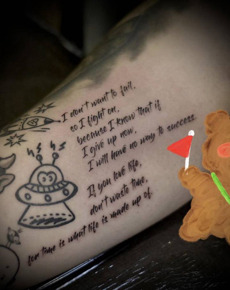 小作文纹身图片_手臂手部花体字点刺纹身图案