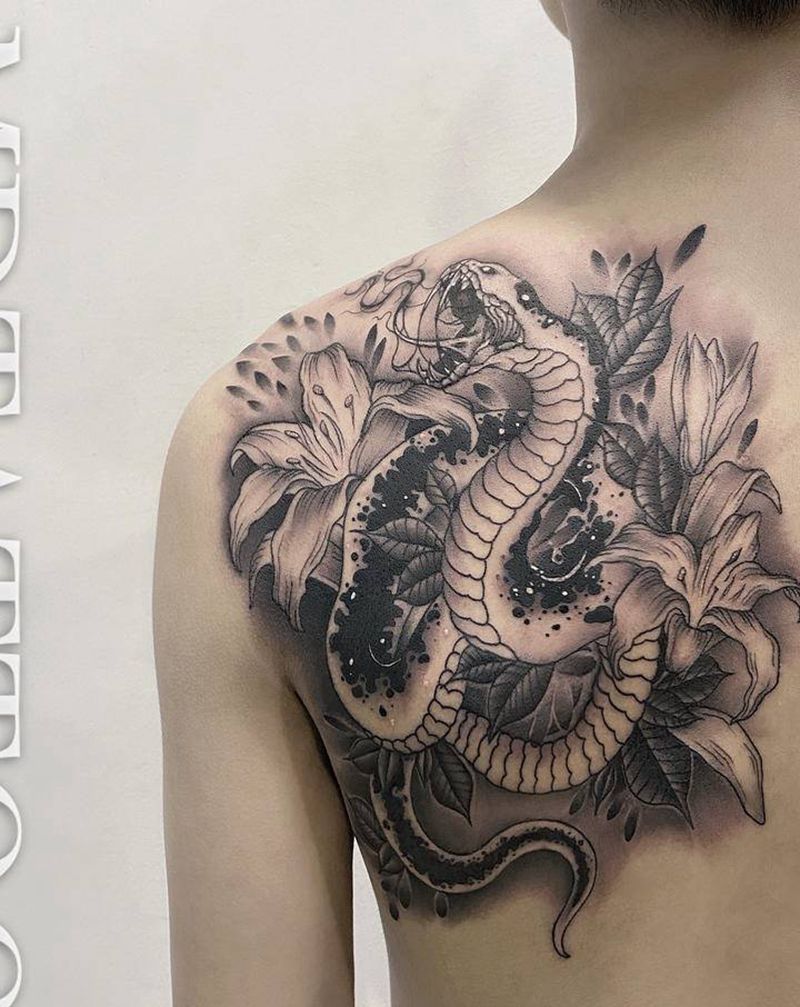 暗黑蛇纹身图片_肩部背部欧美写实新传统蛇百合花纹身图案