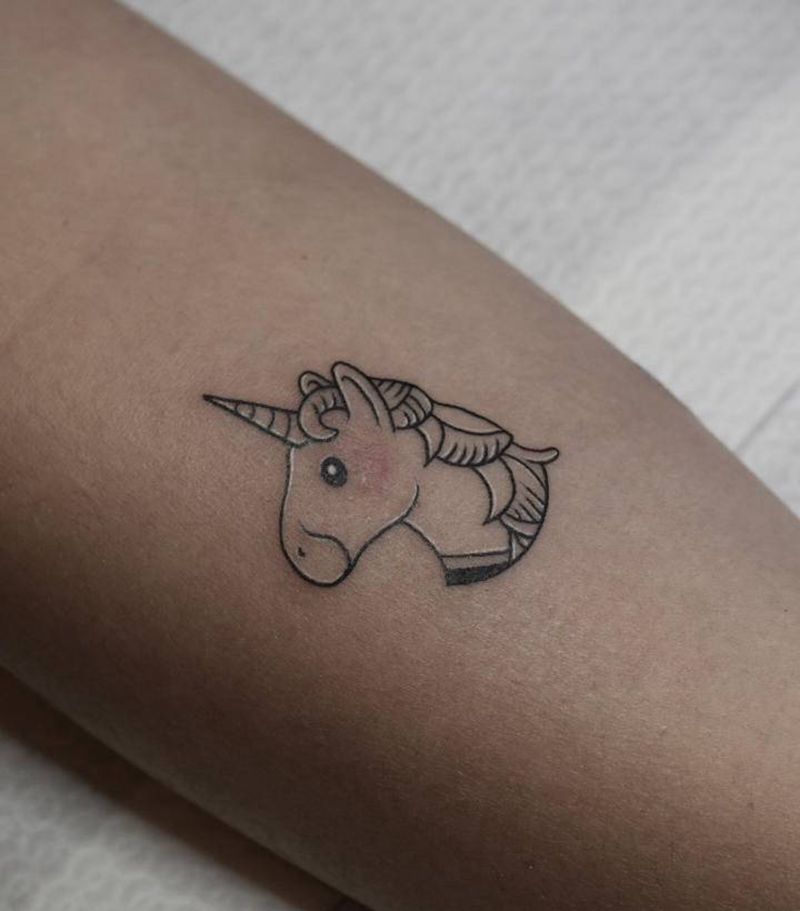 独角兽纹身图片_手臂手部Old SchoolNew School纹身图案