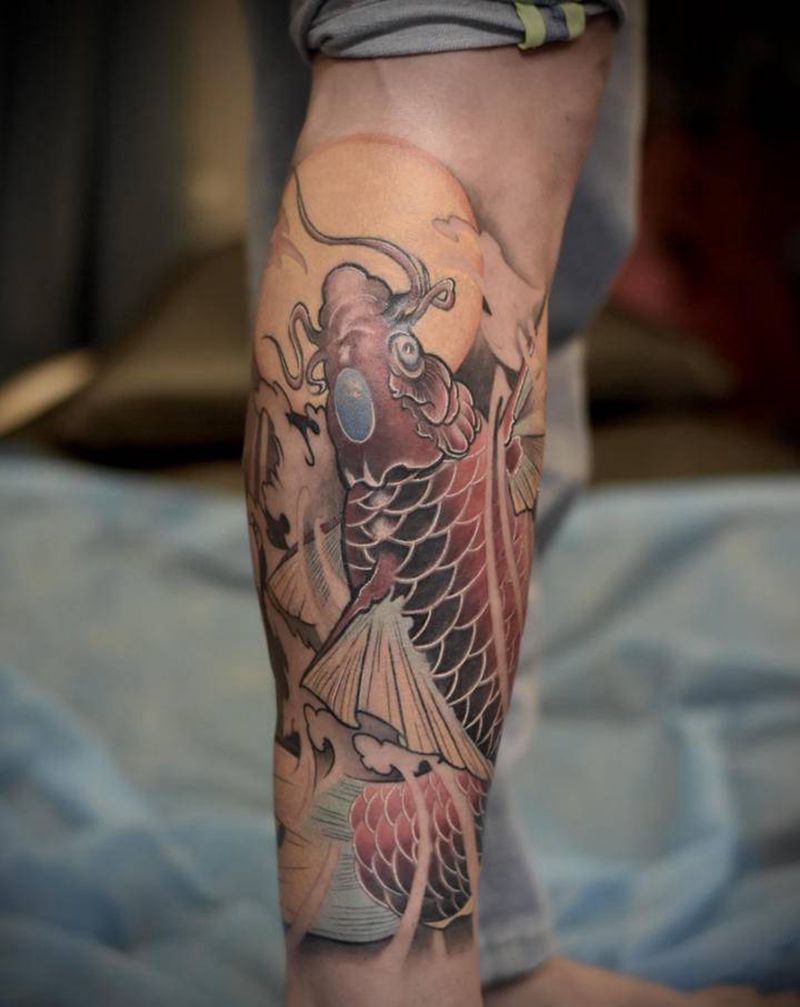 新传统彩色鲤鱼纹身图片_腿部脚部新传统New School纹身图案