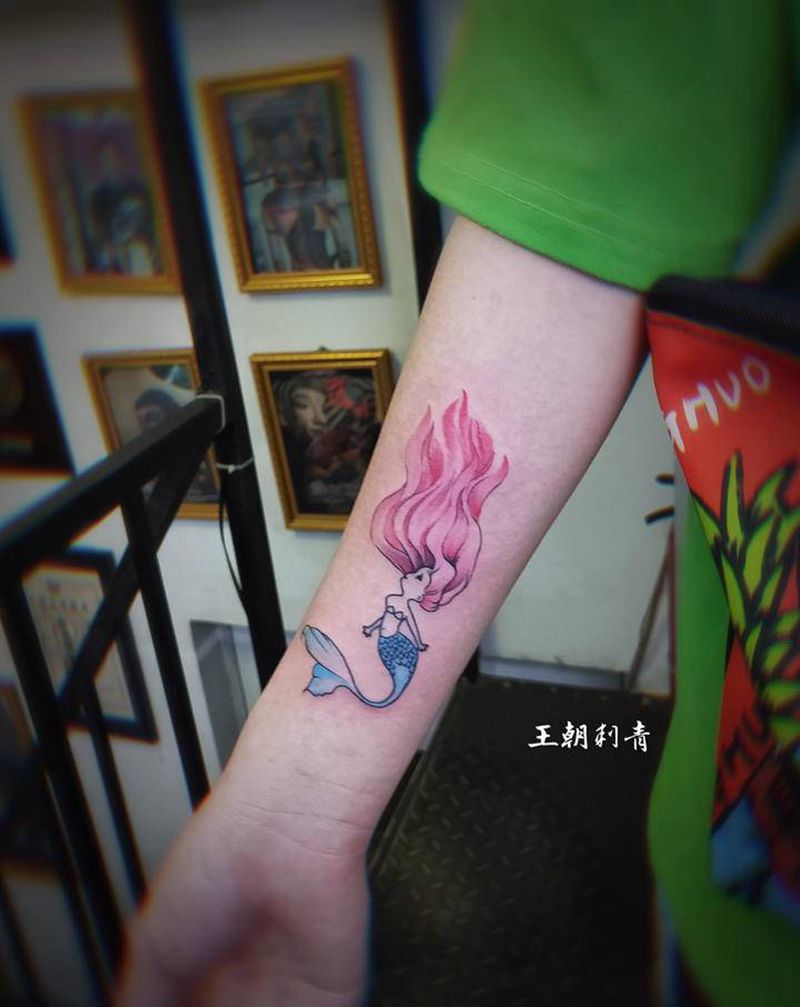 美人鱼纹身图片_手臂水彩新传统美人鱼纹身图案